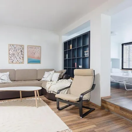 Spacious And Modern Apt, 6 Guests, Station, Self Check-in * Sofia