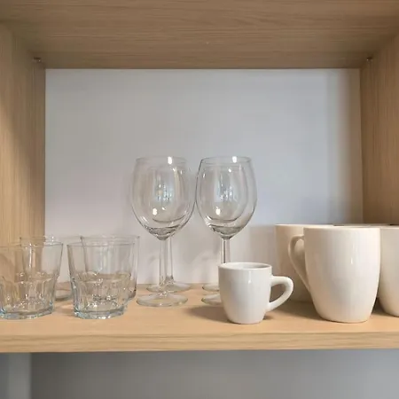 Spacious And Modern Apt, 6 Guests, Station, Self Check-in Lägenhet *