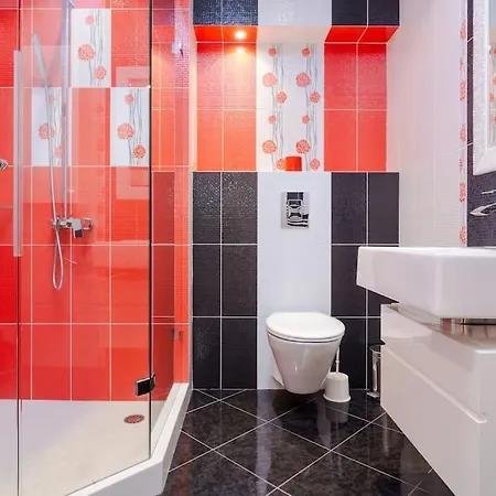 Spacious And Modern Apt, 6 Guests, Station, Self Check-in * Szófia