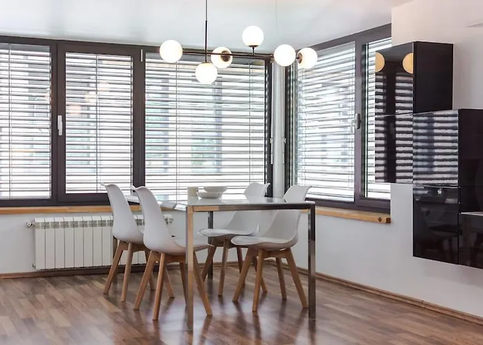 Spacious And Modern Apt, 6 Guests, Station, Self Check-in *