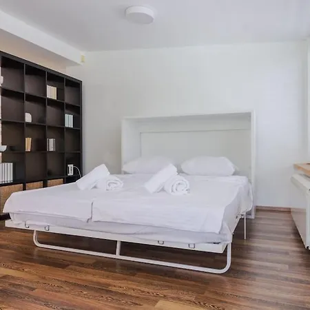 Spacious And Modern Apt, 6 Guests, Station, Self Check-in Appartement Sofia