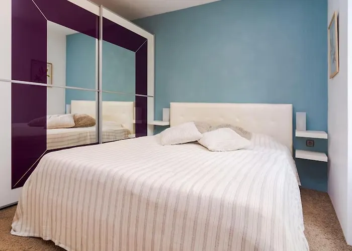 Spacious And Modern Apt, 6 Guests, Station, Self Check-in * Sofia