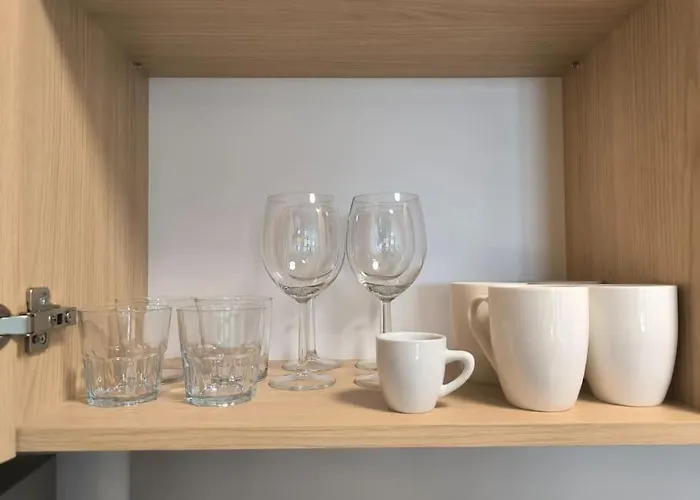 Spacious And Modern Apt, 6 Guests, Station, Self Check-in Apartment *